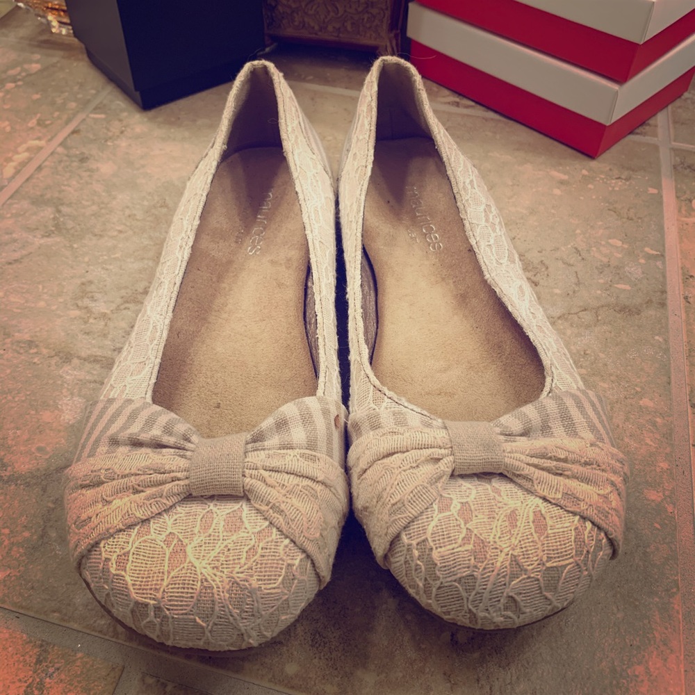 Cream colored lacy ballet flats